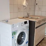 Elena Flat Mohn Zentrum
