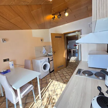 Elena Flat Mohn Zentrum * Duisburg