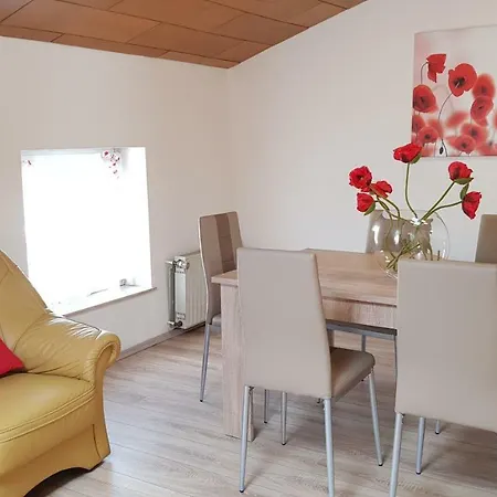 Apartment Zentrum Mohn, 5 Min Zu Fuß Von Hbf, Düsseldorf Messe Und Flughafen 35 Min