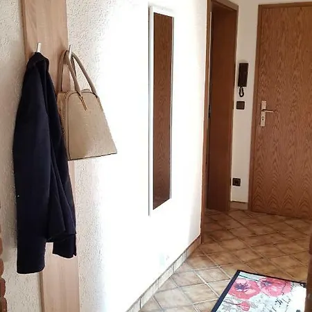 Elena Flat Mohn Zentrum