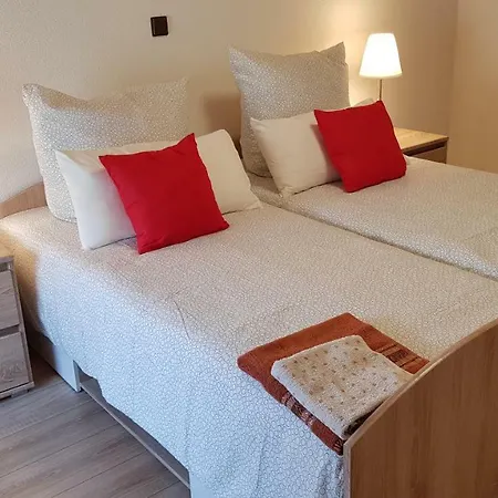 Elena Flat Mohn Zentrum * Duisburg