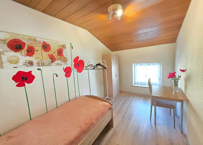 Elena Flat Mohn Zentrum Дуйсбург