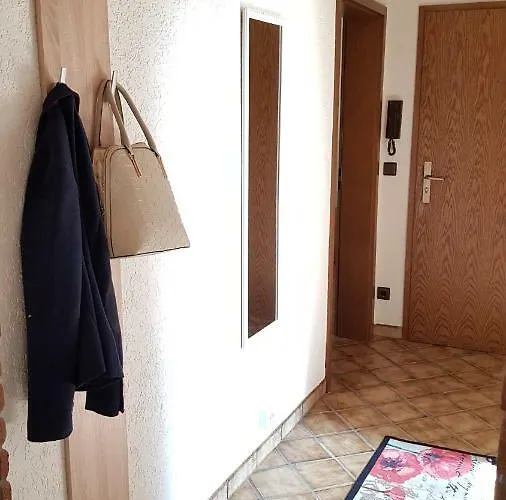 Elena Flat Mohn Zentrum